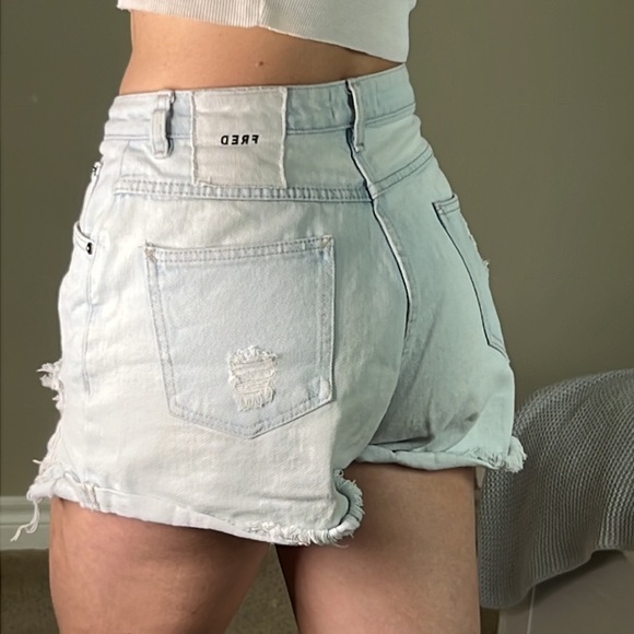 Les Basics high waisted distressed denim shorts - Picture 2 of 3